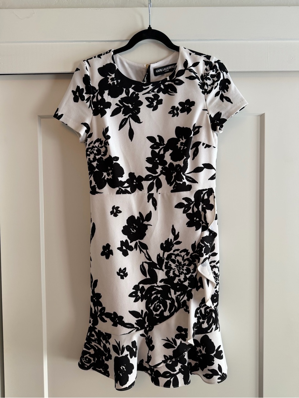 Karl Lagerfeld Black and White Floral Short Sleeve Dress